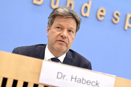 Bundespressekonferenz Frühjahresprojektion der Bundesregierung 2024 in Berlin