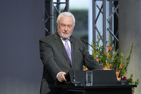 Wanderausstellung 'Challenging Democracy - Von Helmut Schmidt bis heute' in Berlin