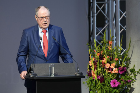 Wanderausstellung 'Challenging Democracy - Von Helmut Schmidt bis heute' in Berlin