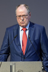 Wanderausstellung 'Challenging Democracy - Von Helmut Schmidt bis heute' in Berlin