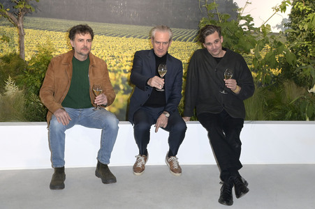 Ausstellungseröffnung Ruinart Maison 1729 Kunst Pop-up am Tacheles in Berlin