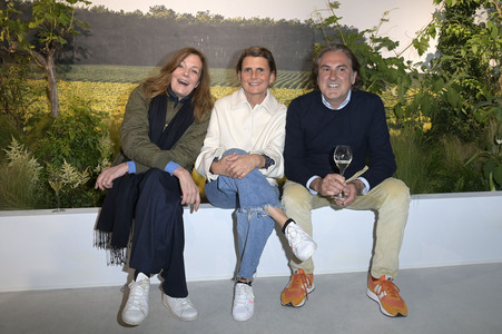 Ausstellungseröffnung Ruinart Maison 1729 Kunst Pop-up am Tacheles in Berlin