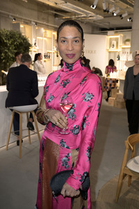 Ausstellungseröffnung Ruinart Maison 1729 Kunst Pop-up am Tacheles in Berlin