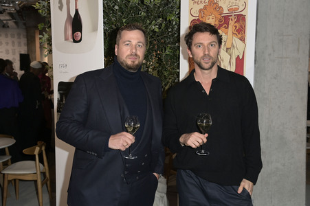 Ausstellungseröffnung Ruinart Maison 1729 Kunst Pop-up am Tacheles in Berlin