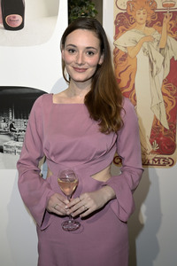 Ausstellungseröffnung Ruinart Maison 1729 Kunst Pop-up am Tacheles in Berlin