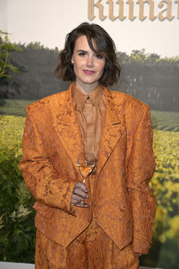 Ausstellungseröffnung Ruinart Maison 1729 Kunst Pop-up am Tacheles in Berlin