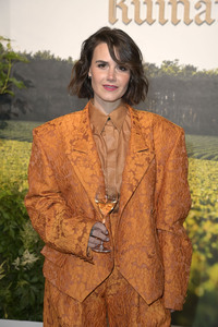 Ausstellungseröffnung Ruinart Maison 1729 Kunst Pop-up am Tacheles in Berlin