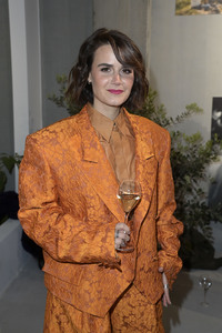 Ausstellungseröffnung Ruinart Maison 1729 Kunst Pop-up am Tacheles in Berlin