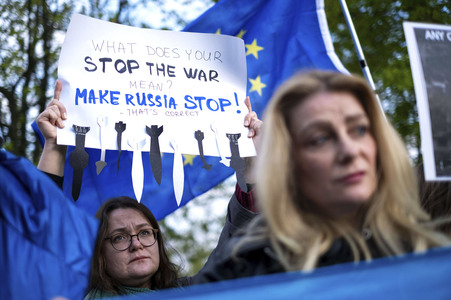 Ukrainer demonstrieren in Berlin