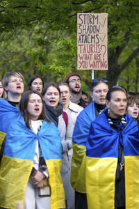 Ukrainer demonstrieren in Berlin