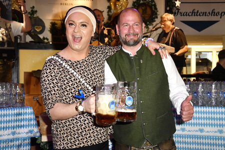 Maibockanstich im Hofbräu Wirtshaus Berlin