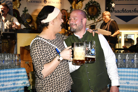 Maibockanstich im Hofbräu Wirtshaus Berlin