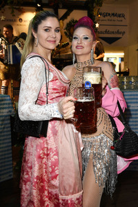 Maibockanstich im Hofbräu Wirtshaus Berlin