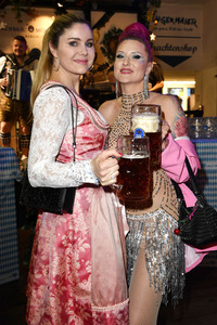 Maibockanstich im Hofbräu Wirtshaus Berlin