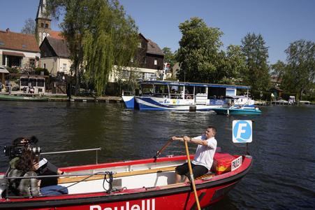 Die Ruderfähre F24 Paule III in Rahnsdorf