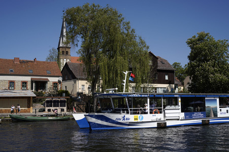 Die Ruderfähre F24 Paule III in Rahnsdorf