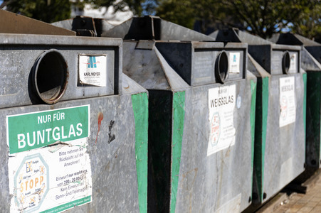 Symbolfoto Altglascontainer