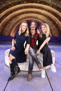 Besuch von Stefanie Hertel mit Familie beim Musical 'Hercules' in Hamburg