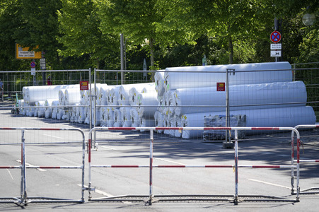 Aufbau der Fan-Zone zur Fußball-Europameisterschaft UEFA EURO 2024 in Berlin