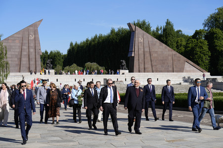Gedenktag am Sowjetischen Ehrenmal Treptow in Berlin
