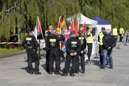 Gedenktag am Sowjetischen Ehrenmal Treptow in Berlin