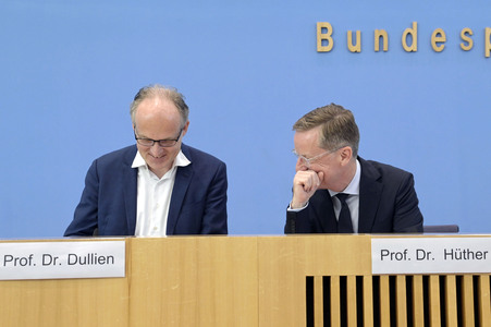 Bundespressekonferenz Vorstellung der Studie: Herausforderungen für die Schuldenbremse in Berlin