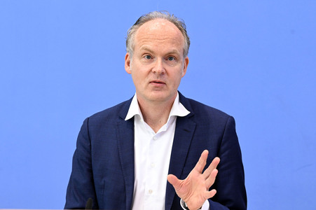 Bundespressekonferenz Vorstellung der Studie: Herausforderungen für die Schuldenbremse in Berlin