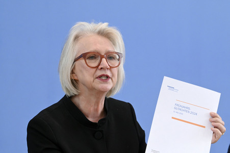 Bundespressekonferenz Vorstellung des Frühjahrsgutachten 2024 in Berlin