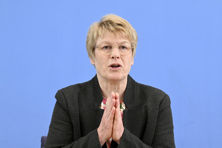 Bundespressekonferenz Vorstellung des Frühjahrsgutachten 2024 in Berlin