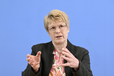 Bundespressekonferenz Vorstellung des Frühjahrsgutachten 2024 in Berlin