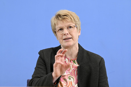 Bundespressekonferenz Vorstellung des Frühjahrsgutachten 2024 in Berlin
