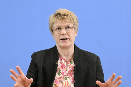 Bundespressekonferenz Vorstellung des Frühjahrsgutachten 2024 in Berlin