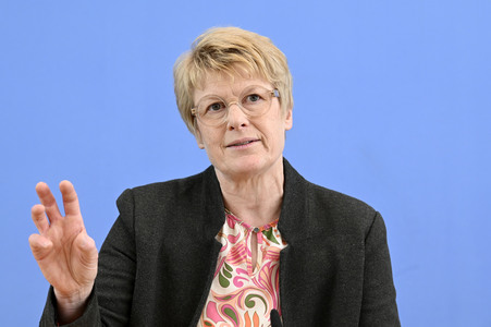Bundespressekonferenz Vorstellung des Frühjahrsgutachten 2024 in Berlin