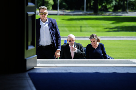Frank-Walter Steinmeier empfängt Salman Rushdie in Berlin