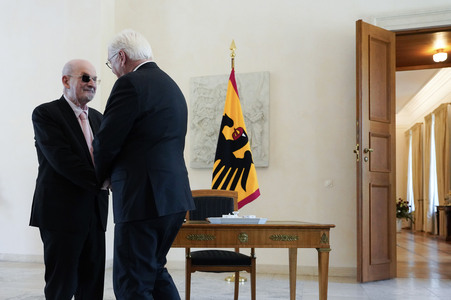 Frank-Walter Steinmeier empfängt Salman Rushdie in Berlin