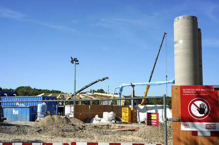 Bühnenaufbauarbeiten für das Demokratiefest in Berlin