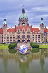 Kunstinstallation Floating Earth in Hannover
