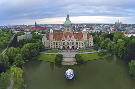 Kunstinstallation Floating Earth in Hannover