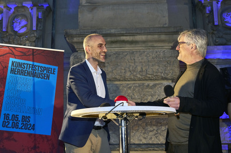 Kunstinstallation Floating Earth in Hannover