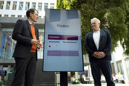 Bundespressekonferenz Der Bundes-Klinik-Atlas in Berlin