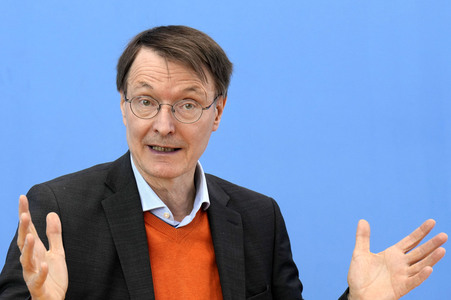 Bundespressekonferenz Der Bundes-Klinik-Atlas in Berlin