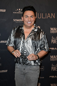 Carpet Lounge Berlin x Julian F.M. Stoeckel in Berlin