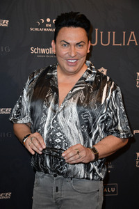 Carpet Lounge Berlin x Julian F.M. Stoeckel in Berlin