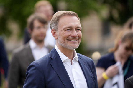 Präsentation des Sonderpostwertzeichens und der 11-Euro-Sammlermünze UEFA Fußball-Europameisterschaft 2024 in Berlin