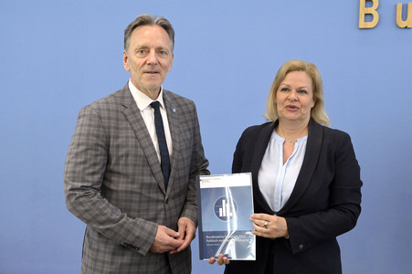 Bundespressekonferenz Fallzahlen für die Politisch Motivierte Kriminalität (PMK) 2023 in Berlin