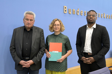 Bundespressekonferenz Jahresstatistik 2023 zu rechter und rassistischer Gewalt in Berlin