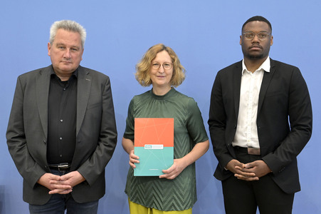 Bundespressekonferenz Jahresstatistik 2023 zu rechter und rassistischer Gewalt in Berlin