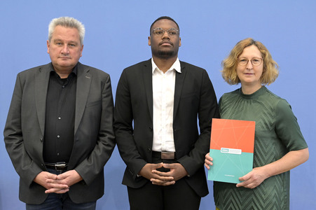 Bundespressekonferenz Jahresstatistik 2023 zu rechter und rassistischer Gewalt in Berlin