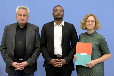 Bundespressekonferenz Jahresstatistik 2023 zu rechter und rassistischer Gewalt in Berlin