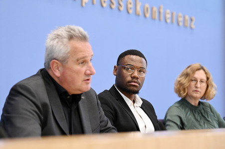 Bundespressekonferenz Jahresstatistik 2023 zu rechter und rassistischer Gewalt in Berlin
